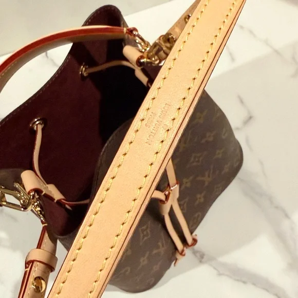 Louis Vuitton Neonoe BB - Picture 14 of 16